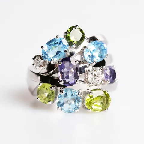 Bague Laure en or blanc sertie de diamants, topazes, péridots et tourmalines